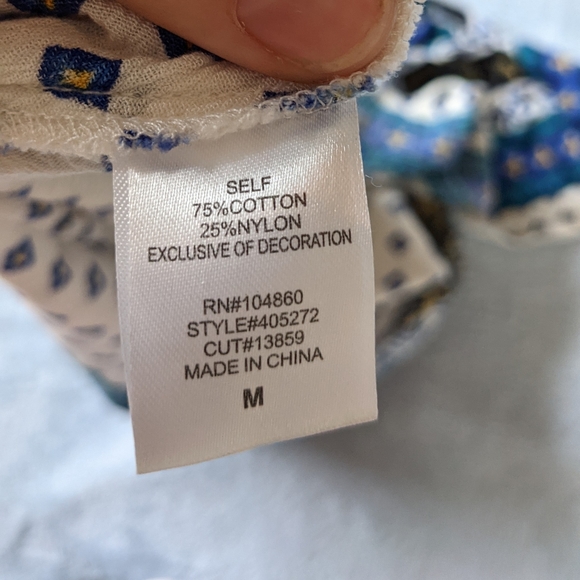 Chloe K. V-Neck Breaded Strap Flowy Tank Blue Split Hem Lagenlook Women's Medium - Picture 6 of 6